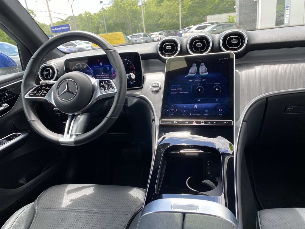 2025 Mercedes-Benz GLC Base - Photo 11