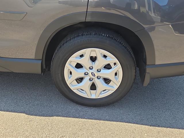 2023 Subaru Forester Base photo 3
