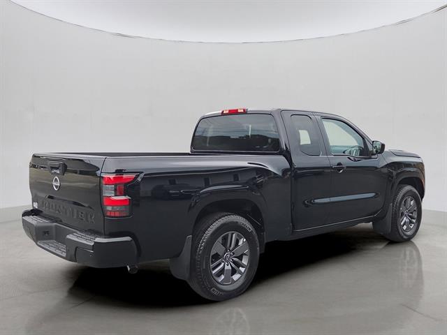 2025 Nissan Frontier King Cab SV photo 3