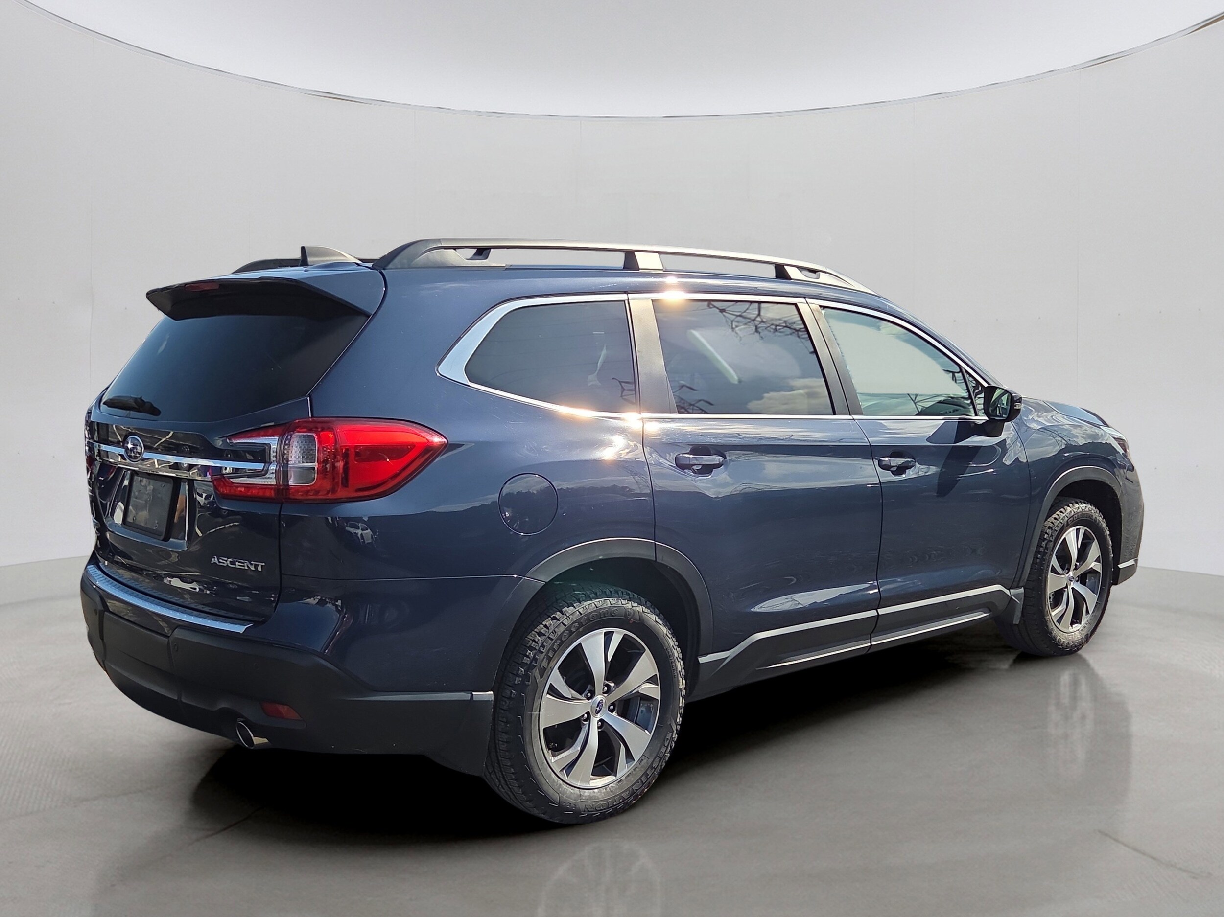 2023 Subaru Ascent Premium photo 3