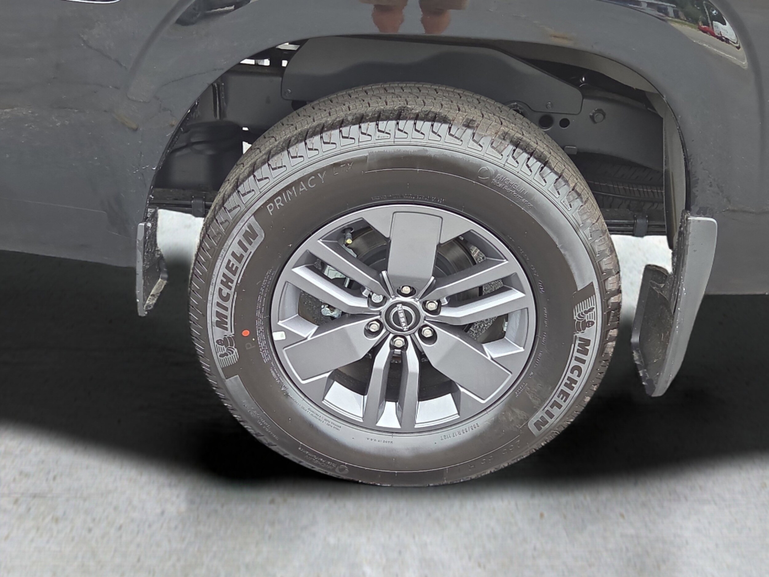 2025 Nissan Frontier King Cab SV photo 3
