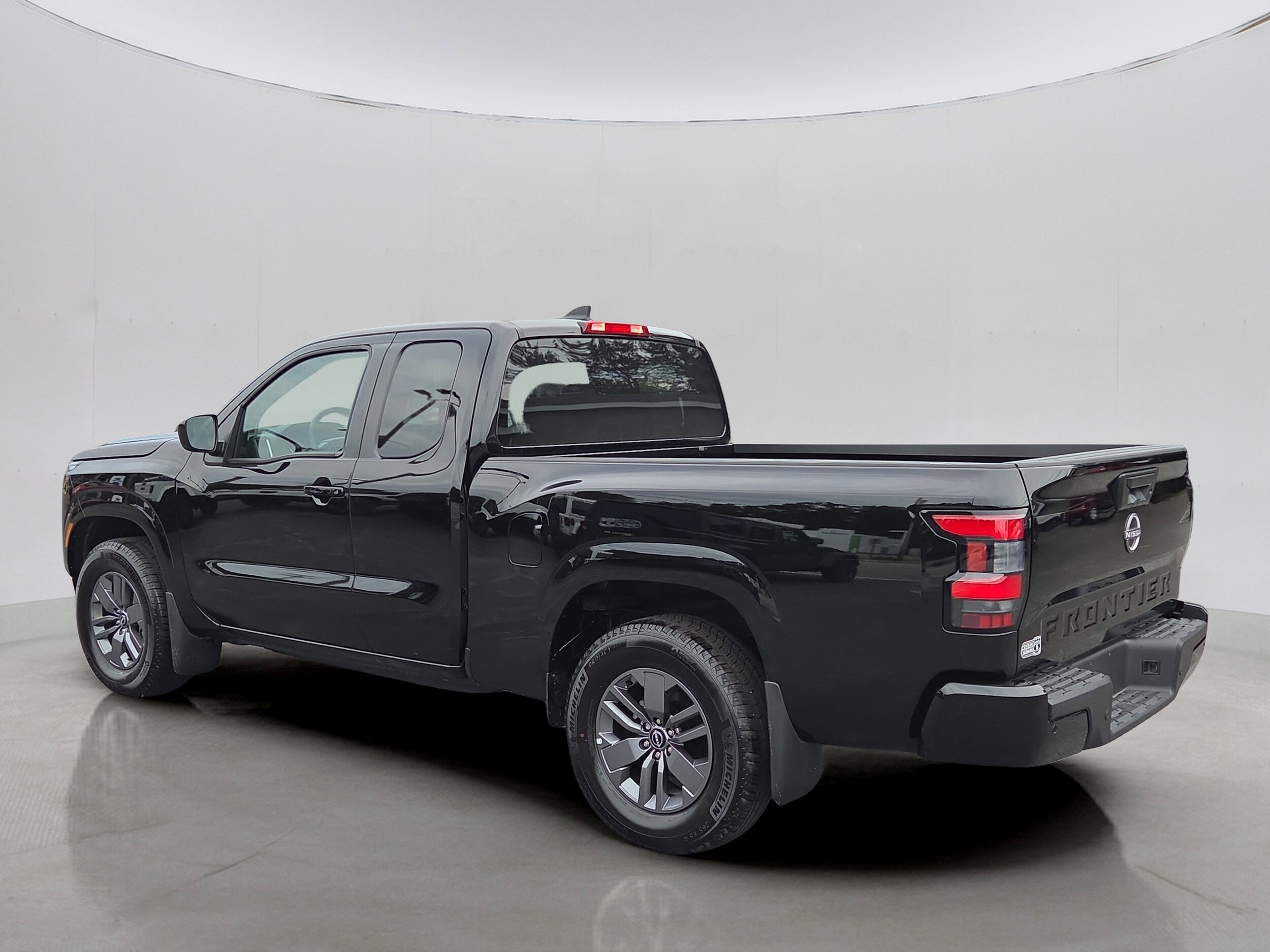 2025 Nissan Frontier King Cab SV photo 4