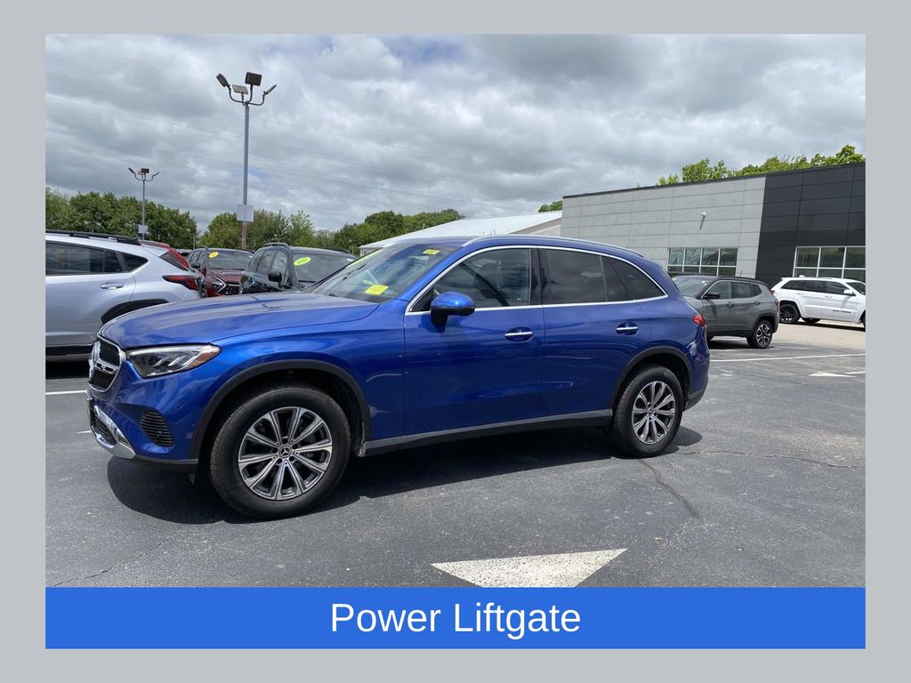 2025 Mercedes-Benz GLC