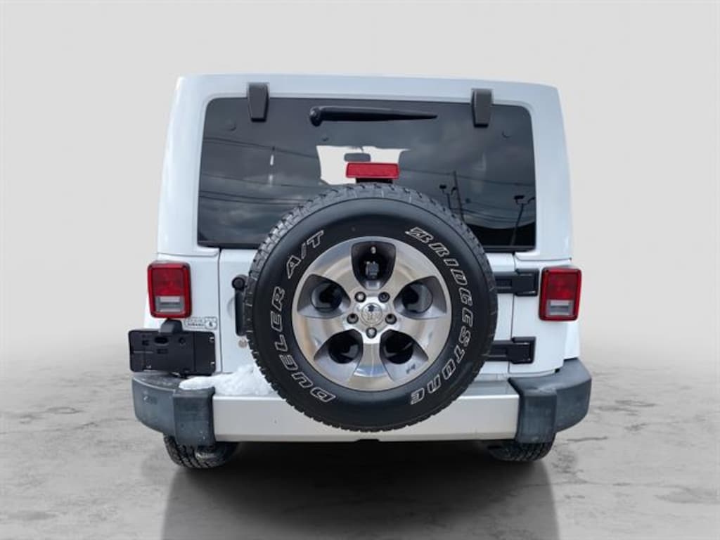 Used 2017 Jeep Wrangler Unlimited Sahara SUV