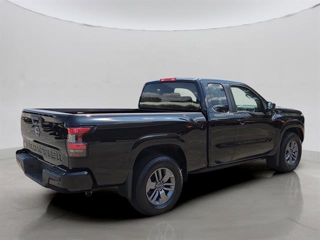 2025 Nissan Frontier King Cab SV photo 3