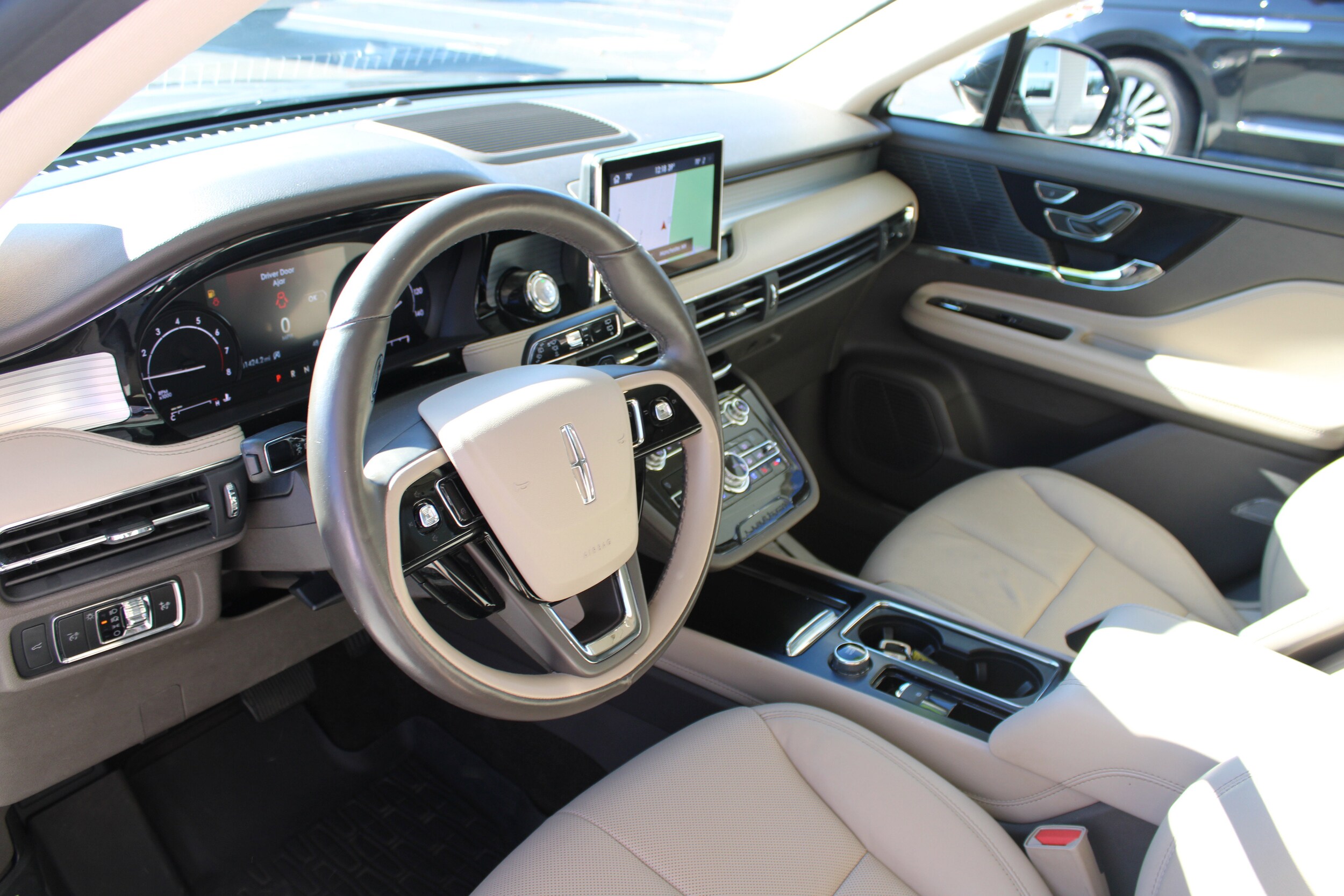 2020 Lincoln Corsair Standard photo 4