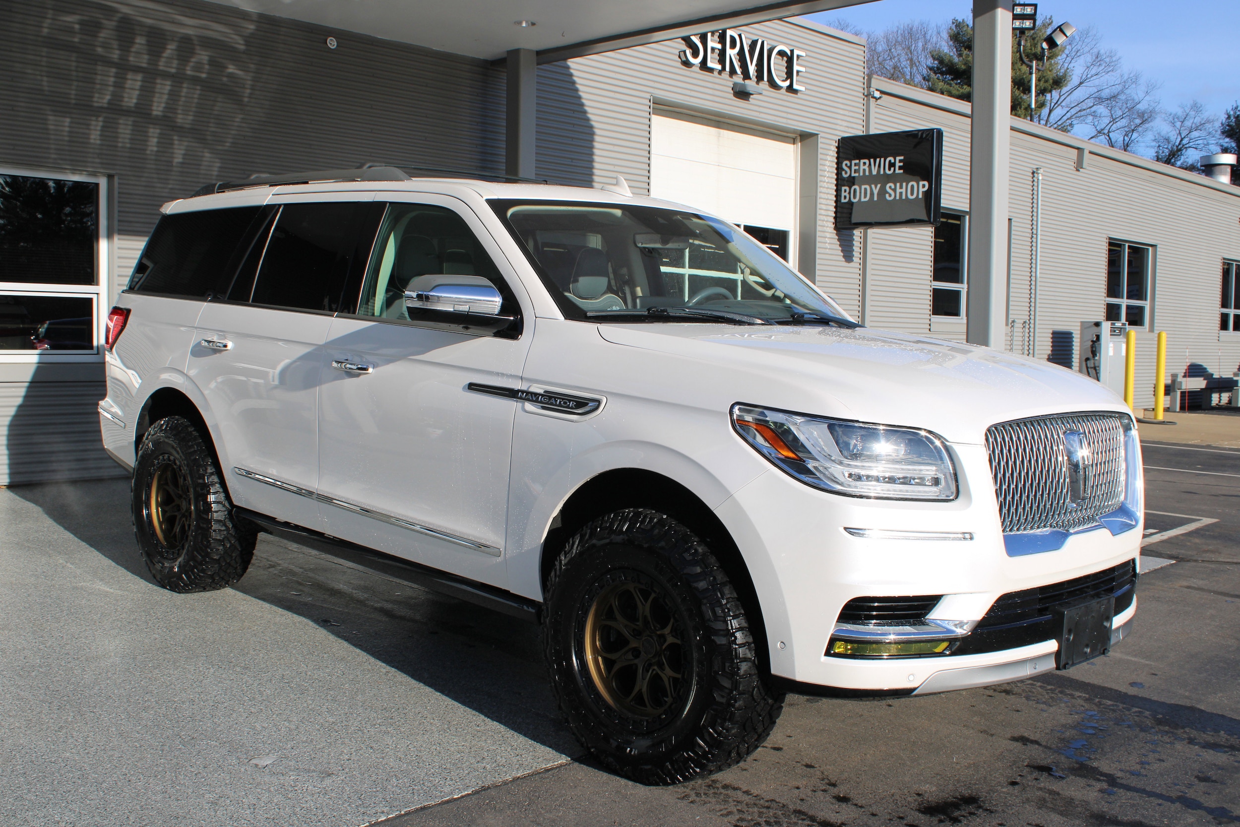 2019 Lincoln Navigator Black Label's photo