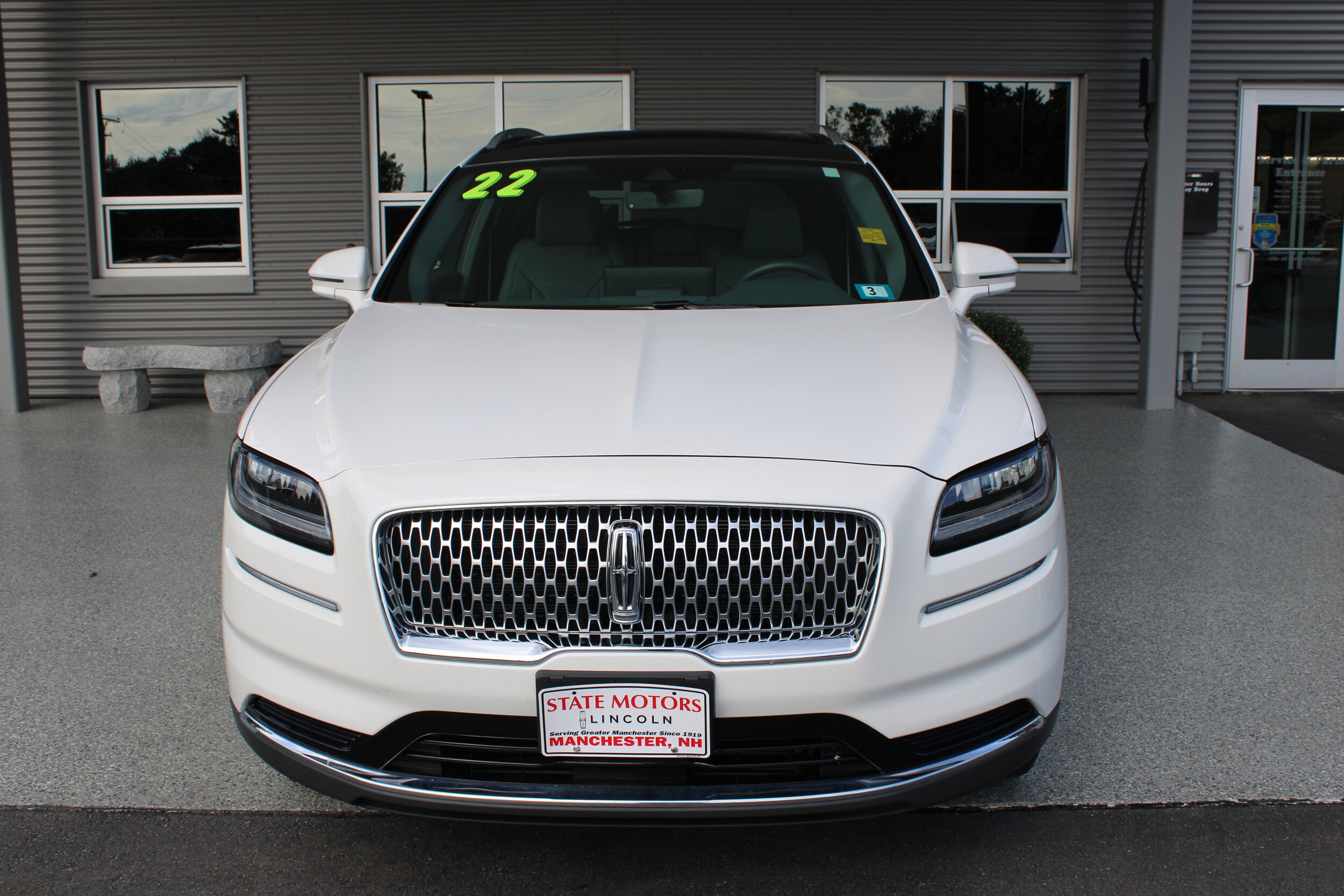 2022 Lincoln Nautilus Reserve photo 3