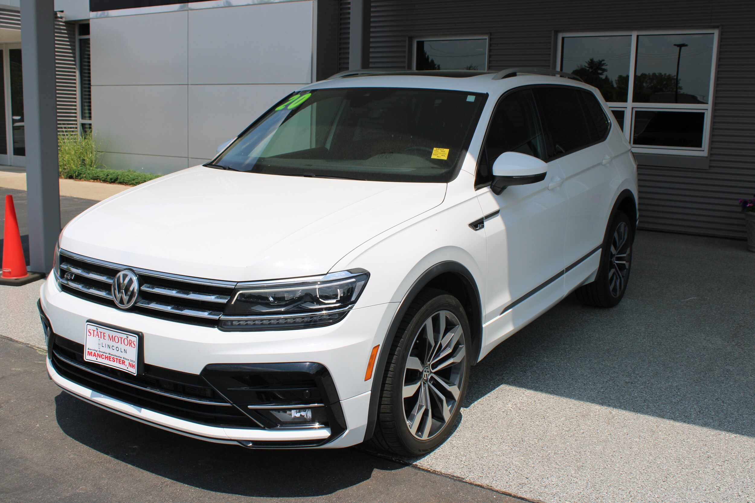 2020 Volkswagen Tiguan SEL Premium R-Line photo 3