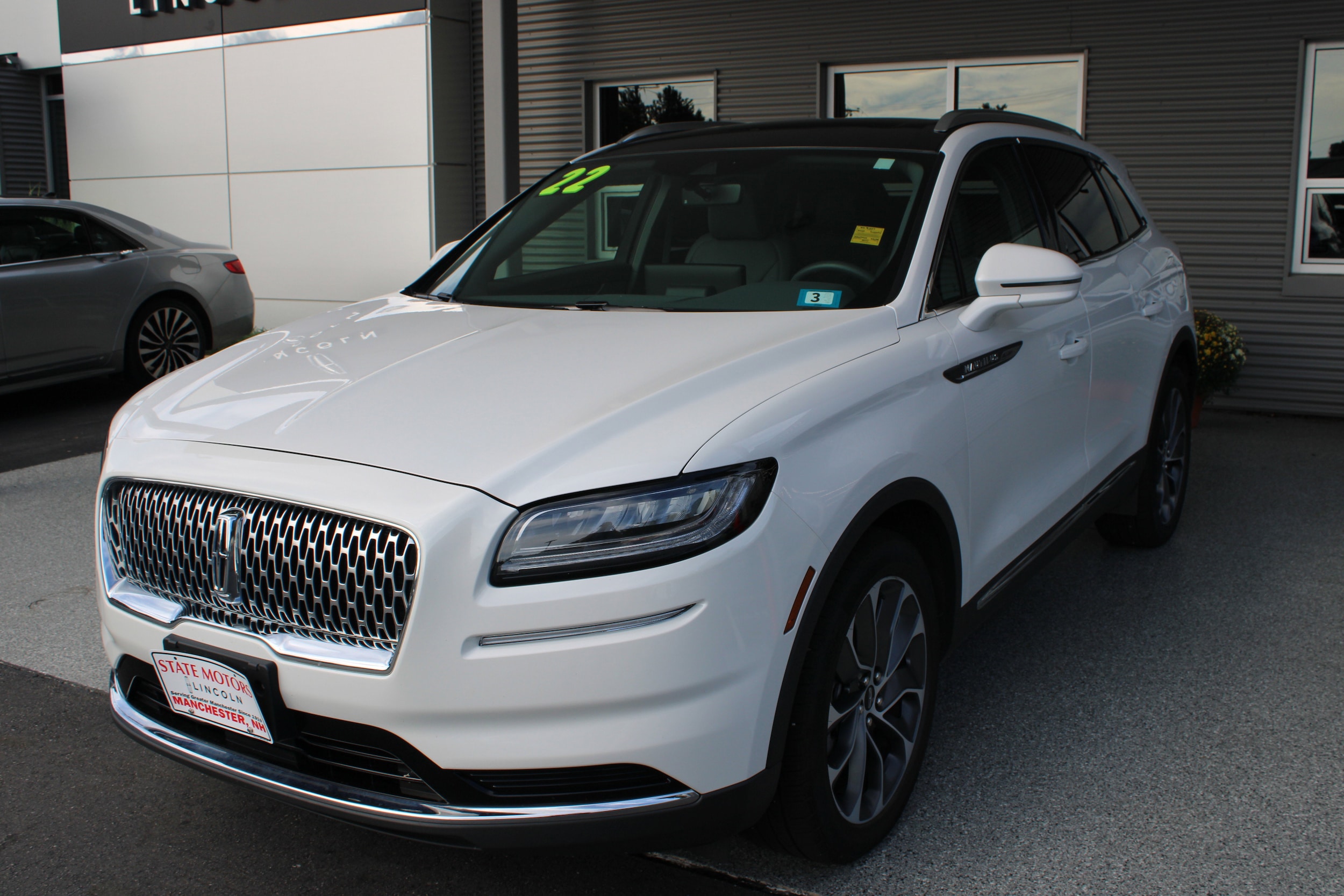 2022 Lincoln Nautilus Reserve photo 2