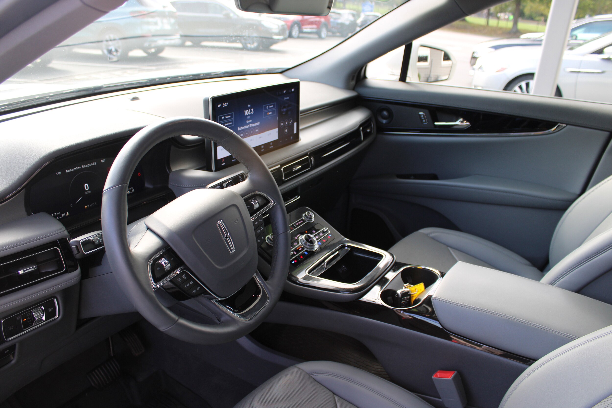 2022 Lincoln Nautilus Reserve photo 4