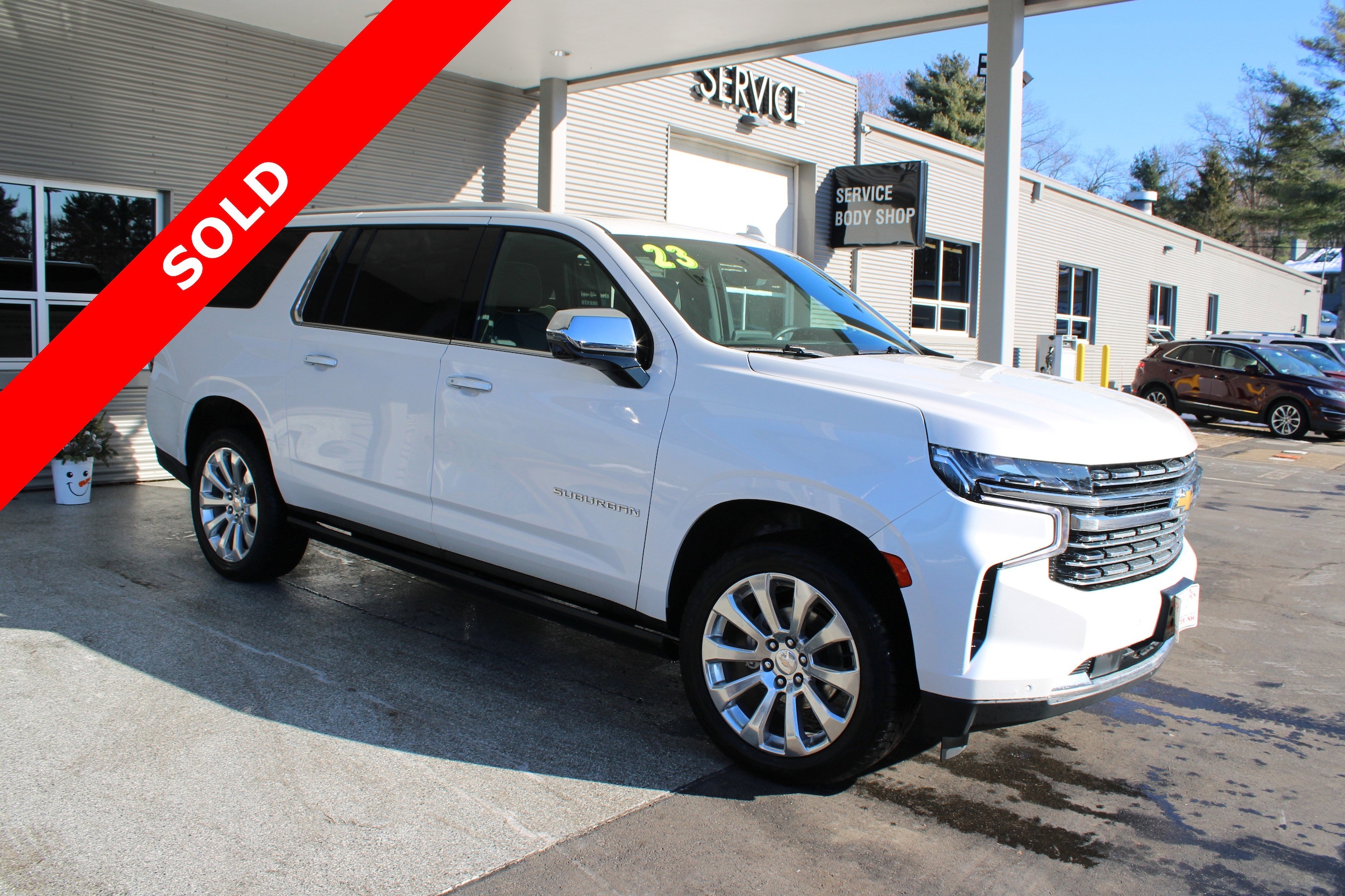 2023 Chevrolet Suburban Premier's photo