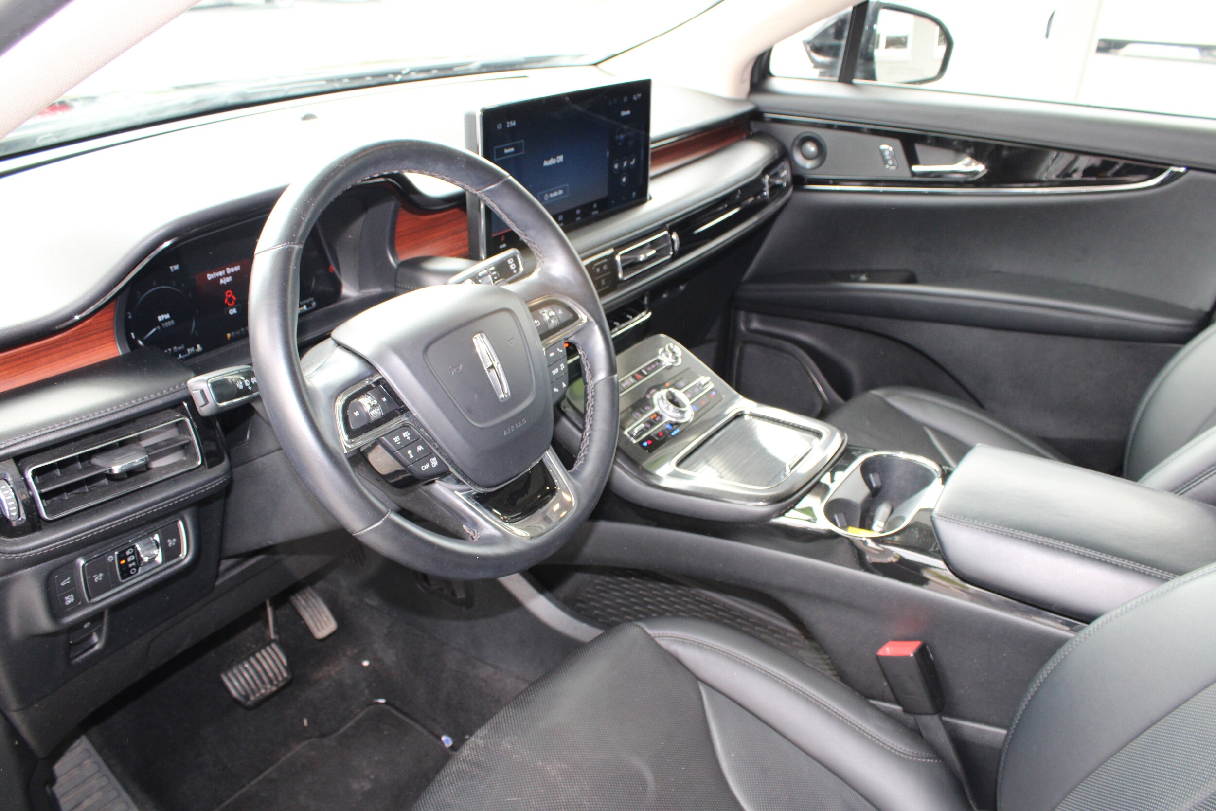 2022 Lincoln Nautilus Reserve photo 4