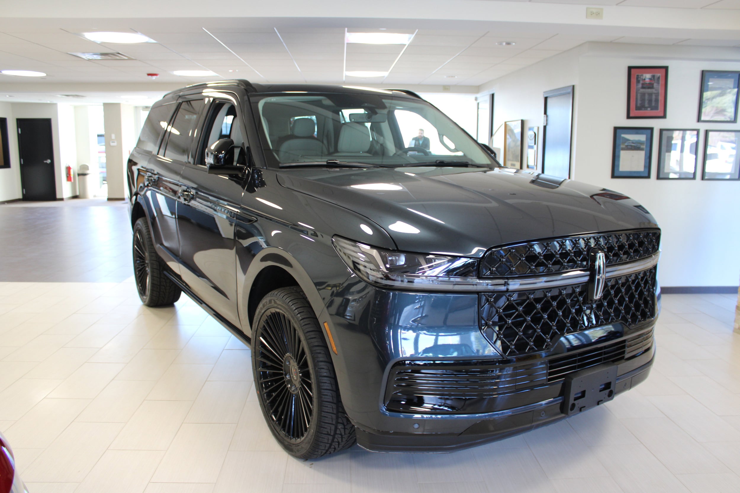 2026 Lincoln Navigator Reserve's photo