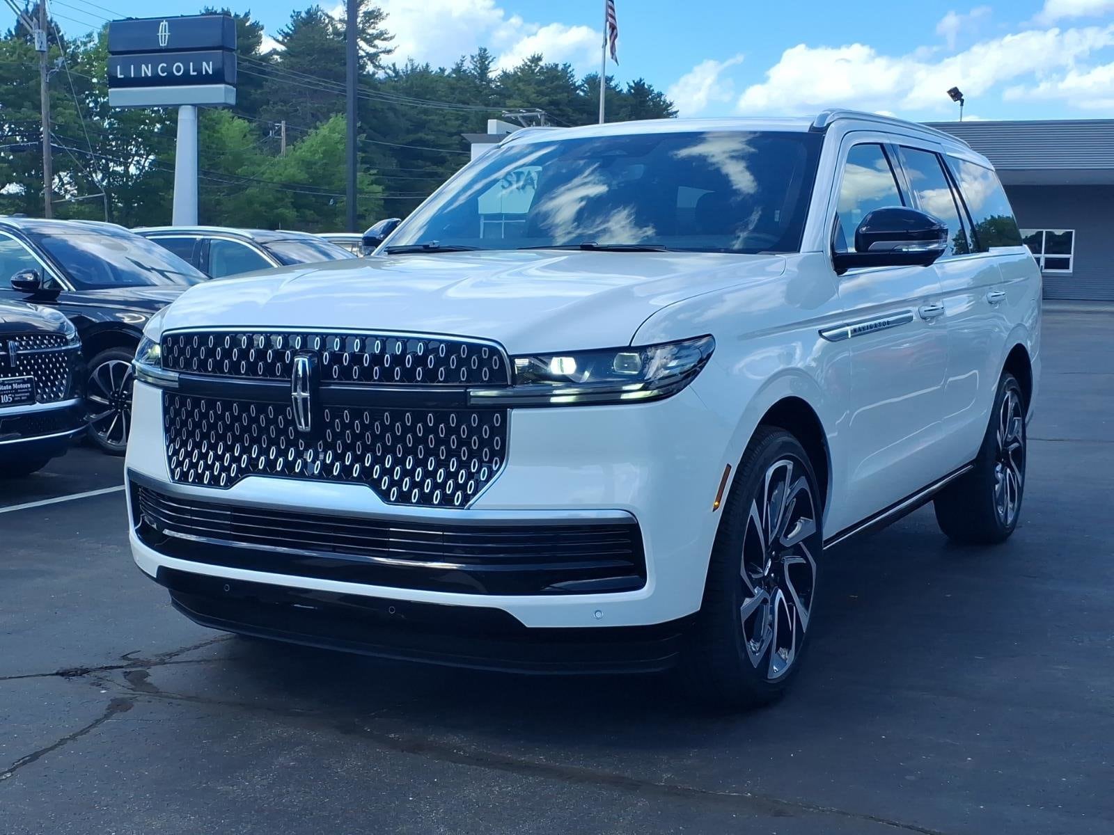 2026 Lincoln Navigator Reserve 4WD's photo