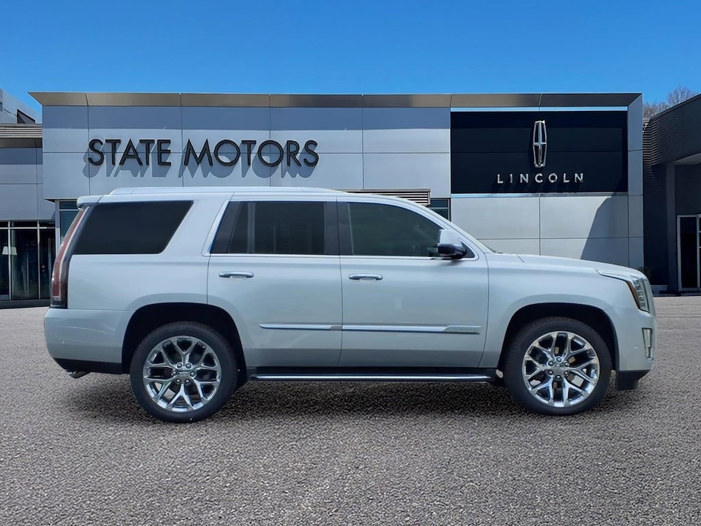 Used 2019 Cadillac Escalade Luxury SUV