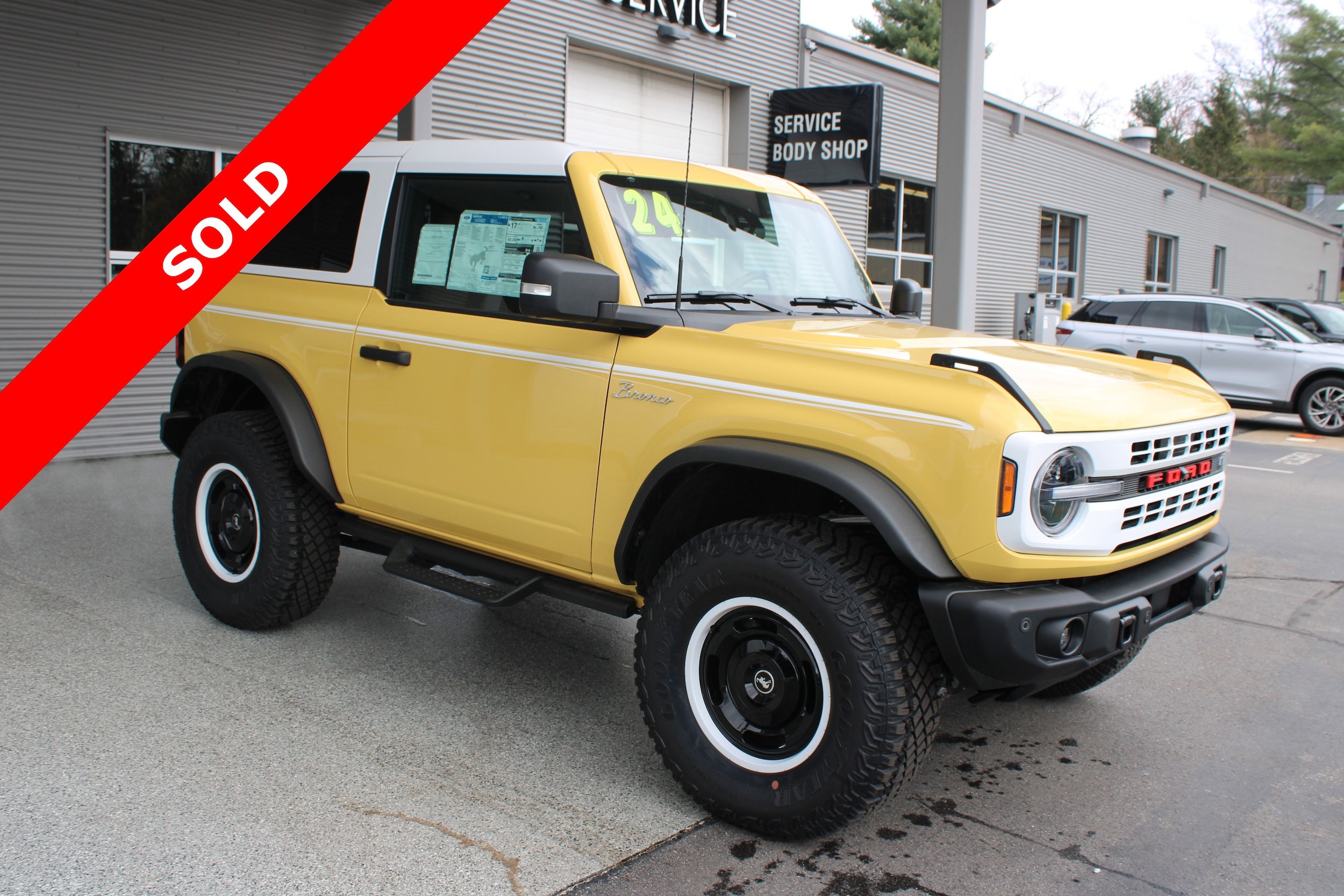 2024 Ford Bronco Heritage Limited Edition's photo
