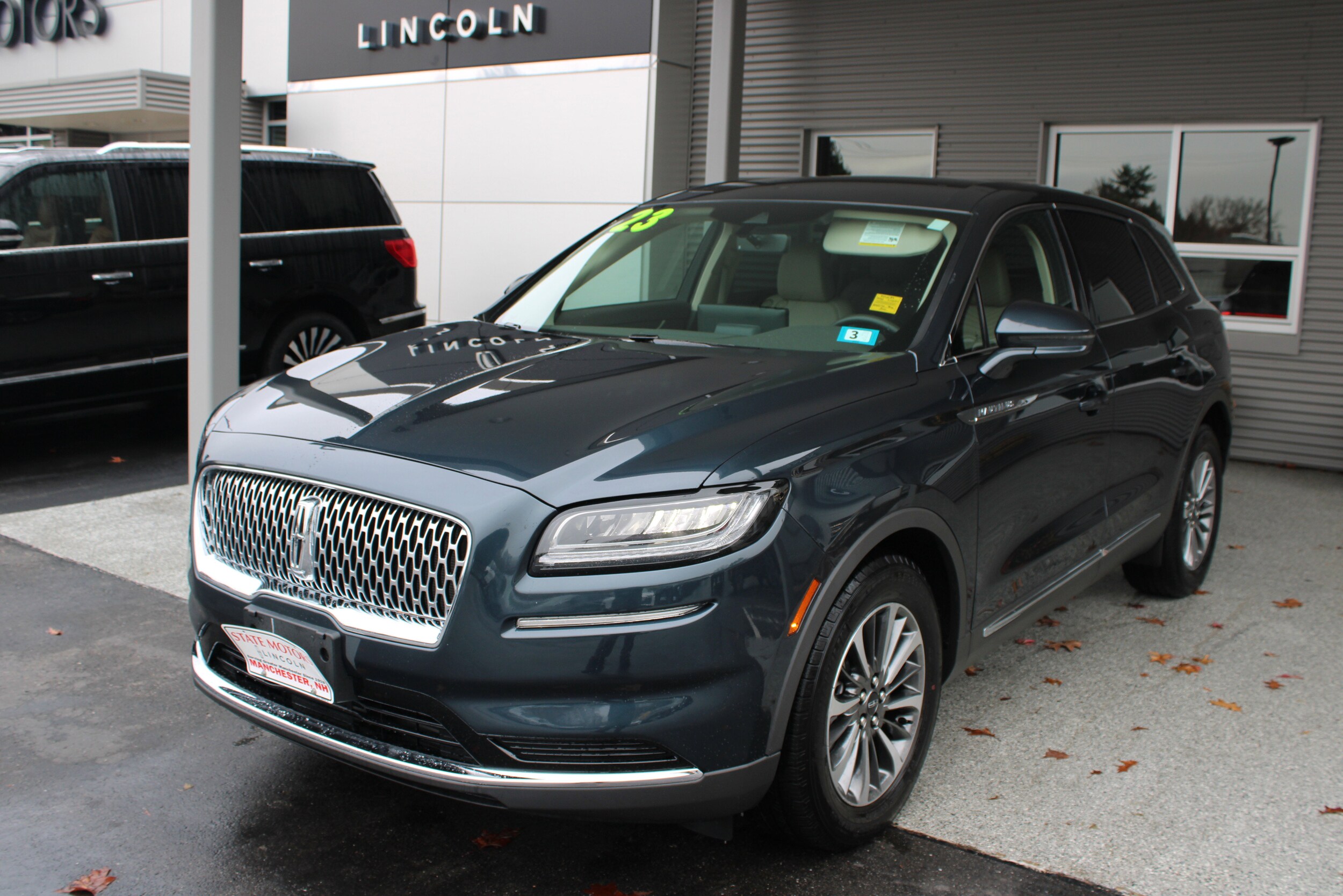 2023 Lincoln Nautilus Standard photo 3
