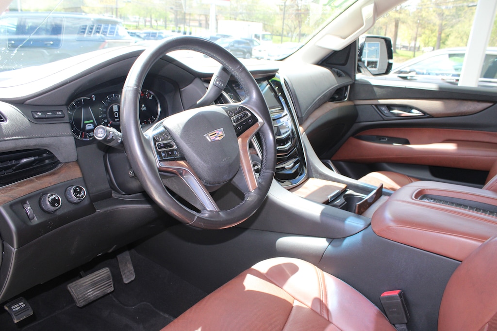 Used 2019 Cadillac Escalade Luxury SUV