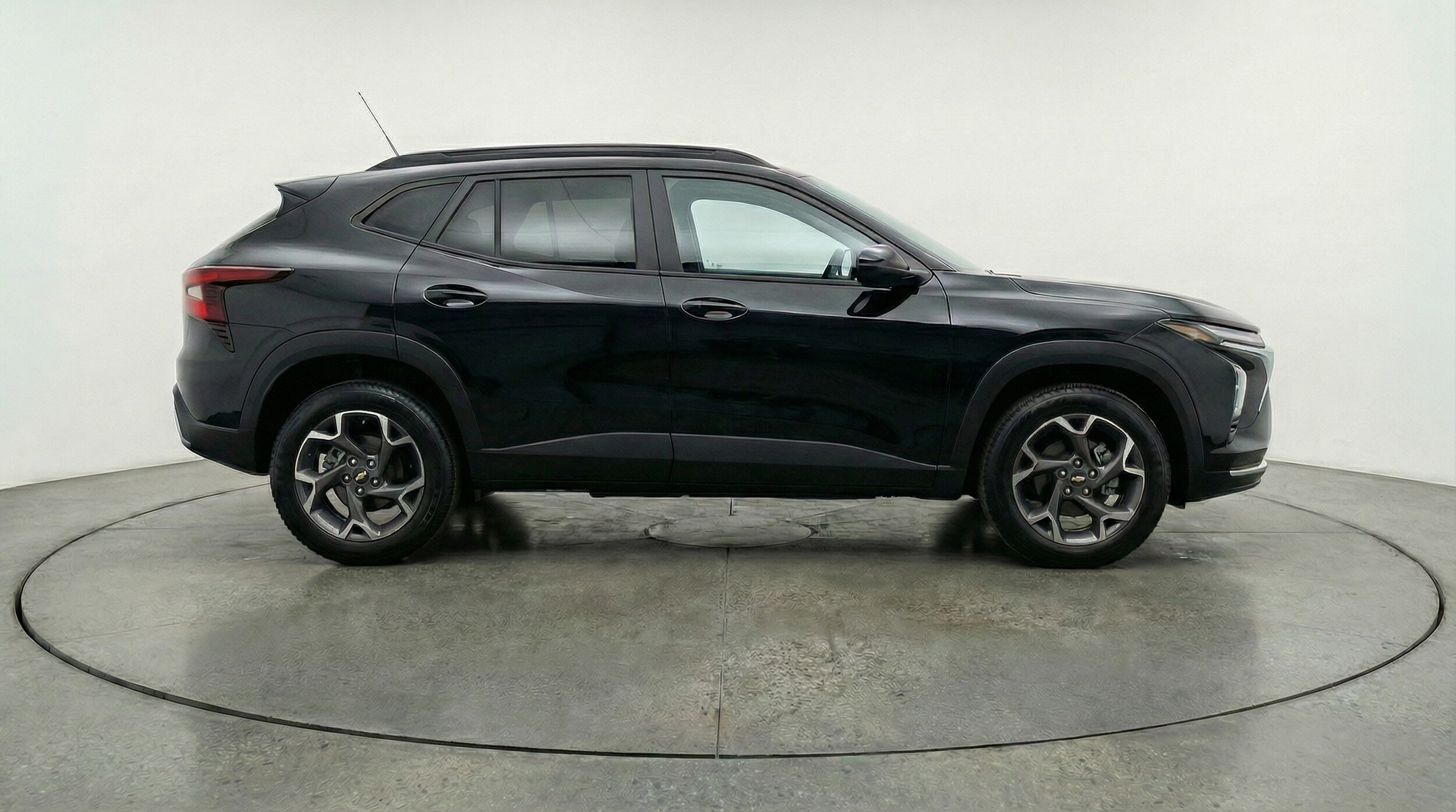 Thumbnail: 2025 Chevrolet Trax - 8