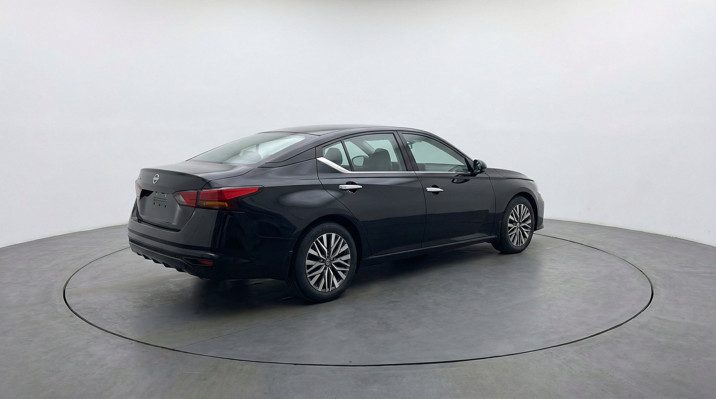 Thumbnail: 2025 Nissan Altima - 9