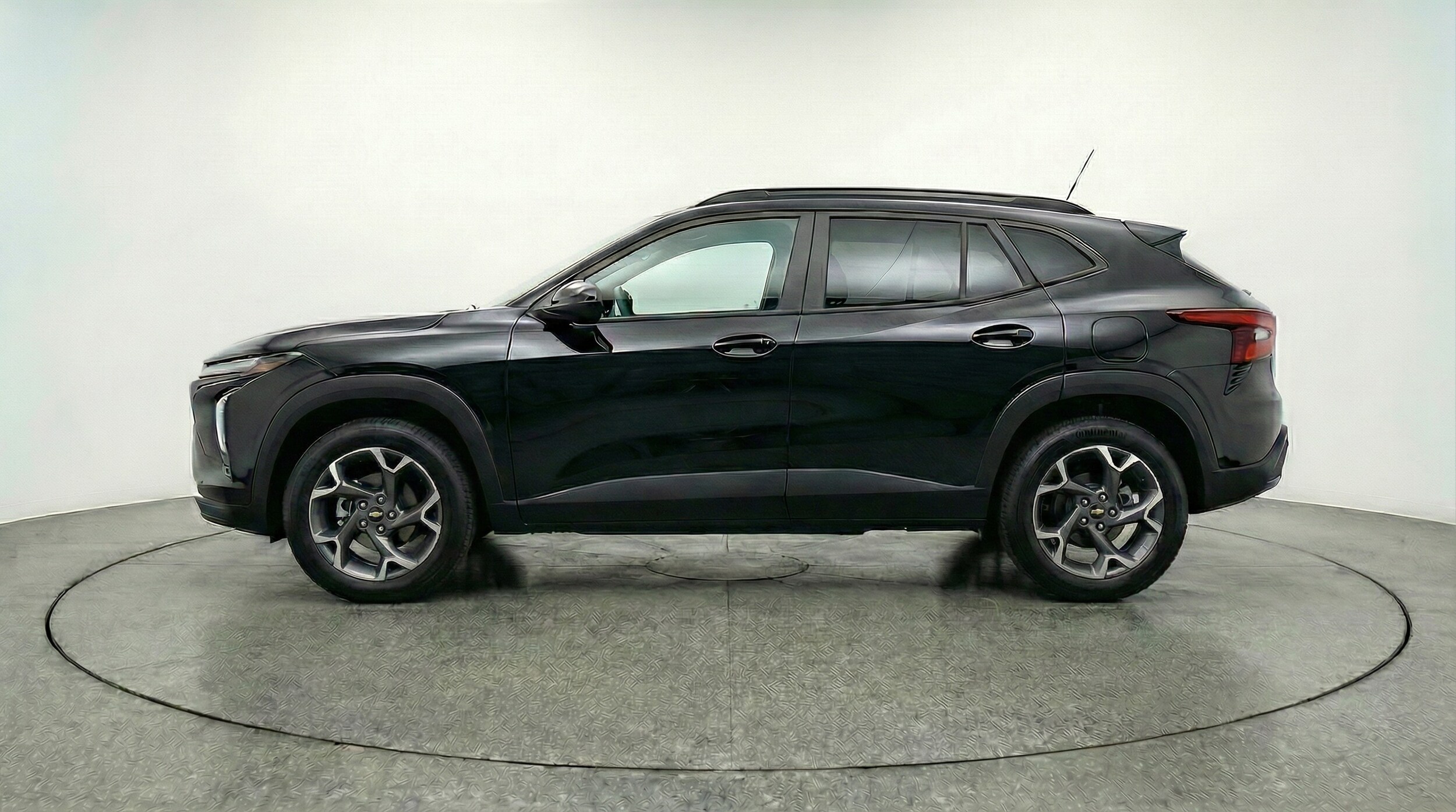 Thumbnail: 2025 Chevrolet Trax - 4