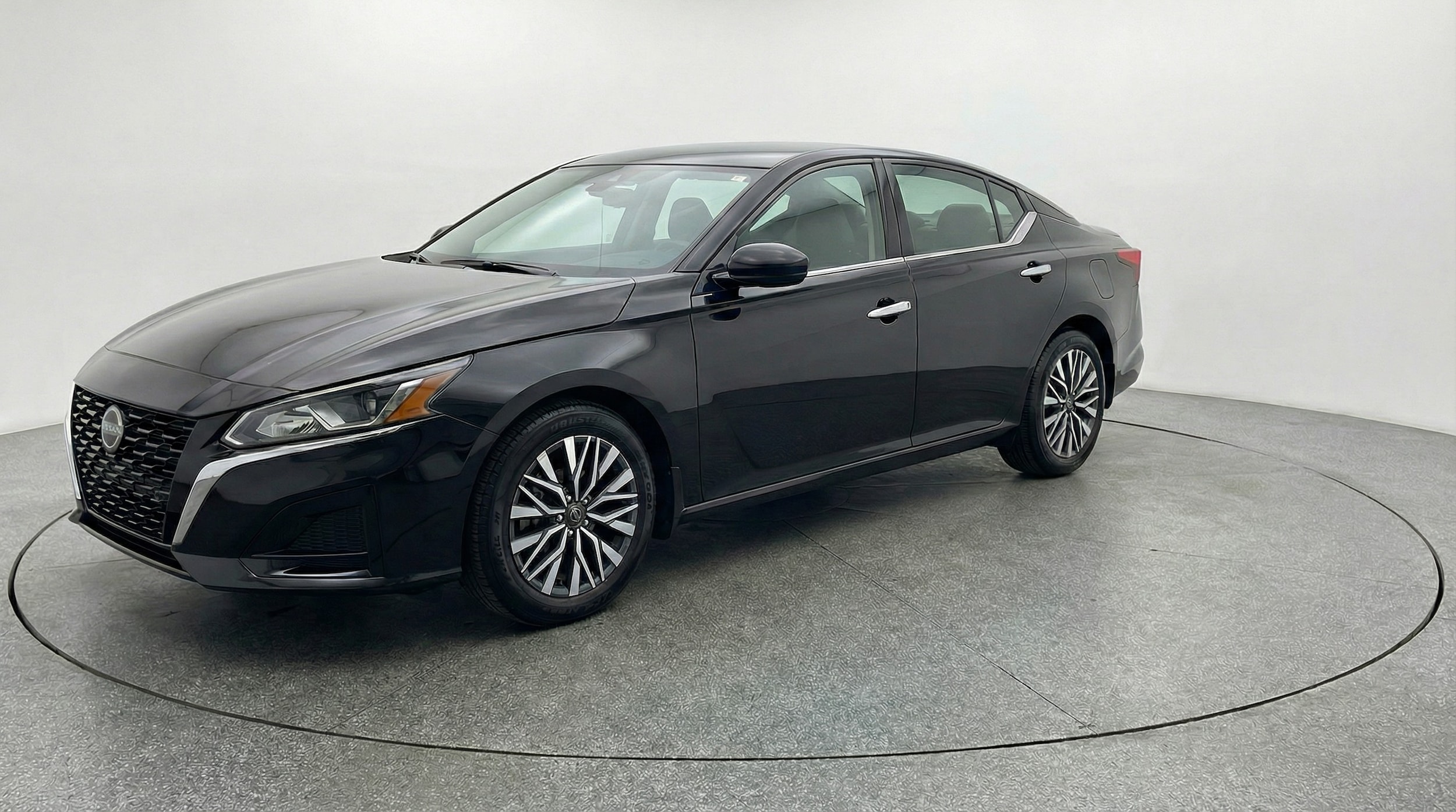 Thumbnail: 2025 Nissan Altima - 3