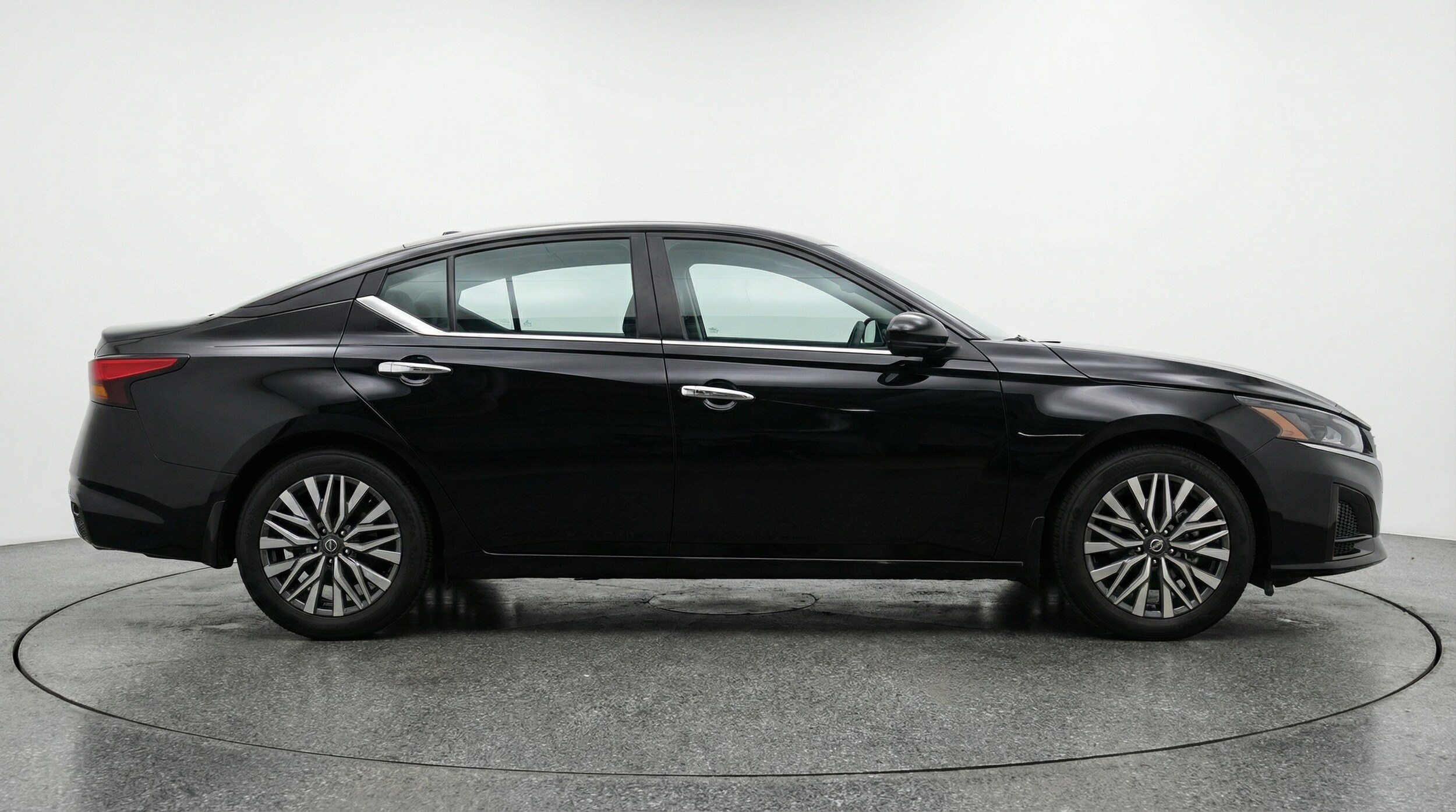 Thumbnail: 2025 Nissan Altima - 8