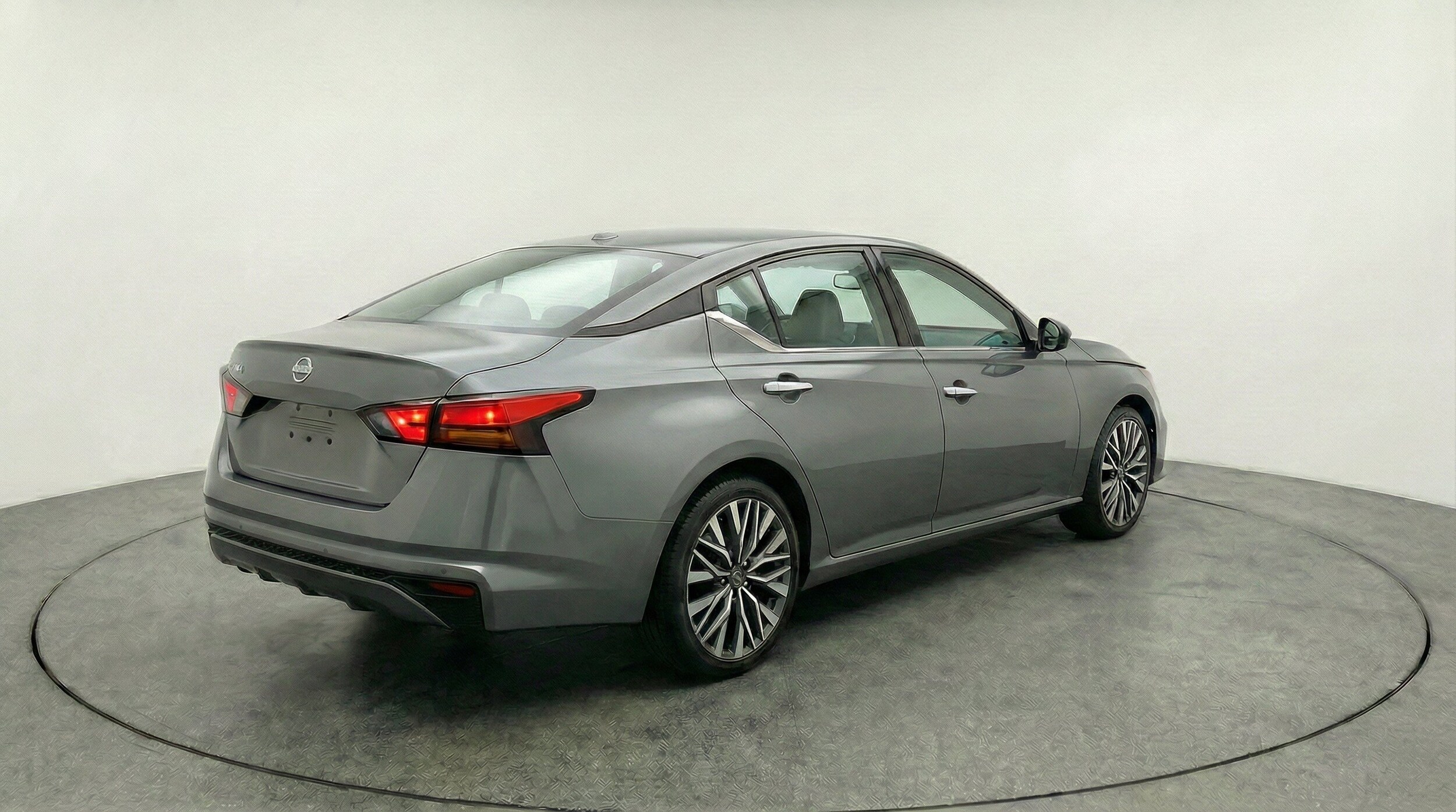 Thumbnail: 2025 Nissan Altima - 9