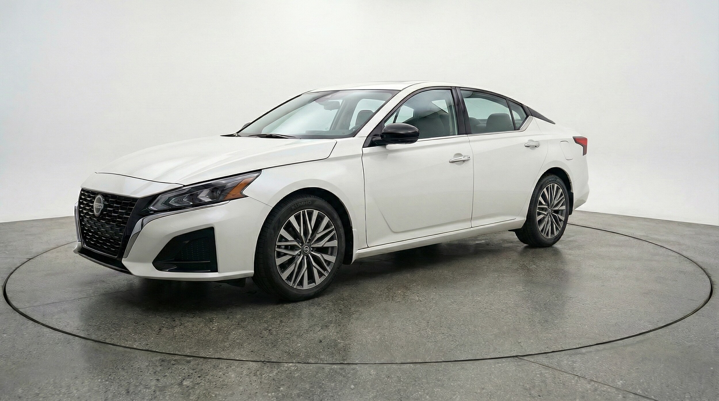 Thumbnail: 2025 Nissan Altima - 3