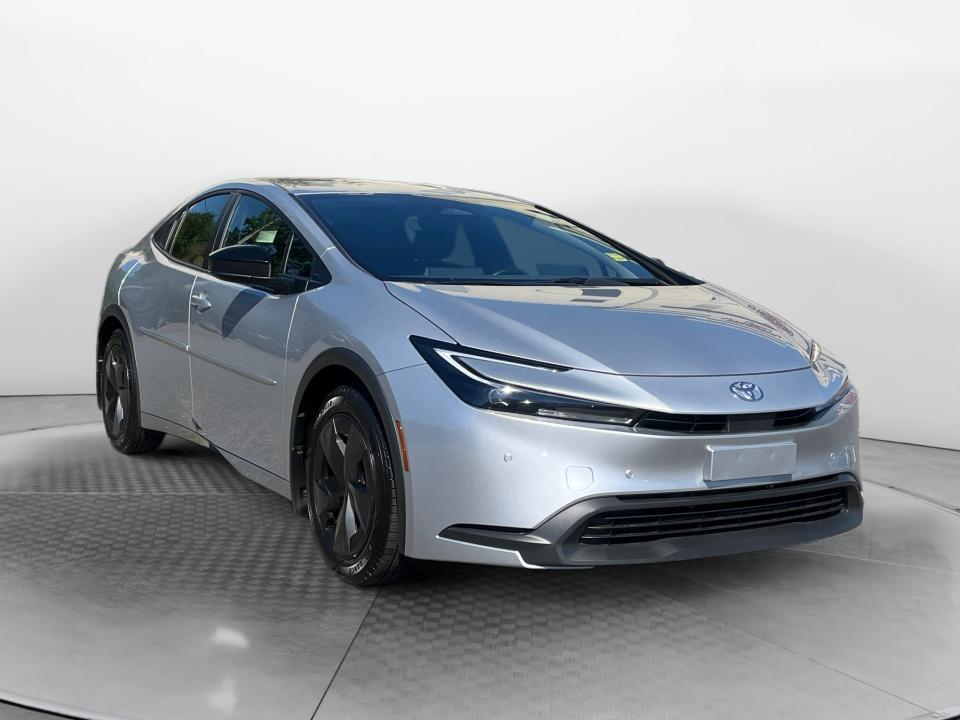 2025 Toyota Prius LE