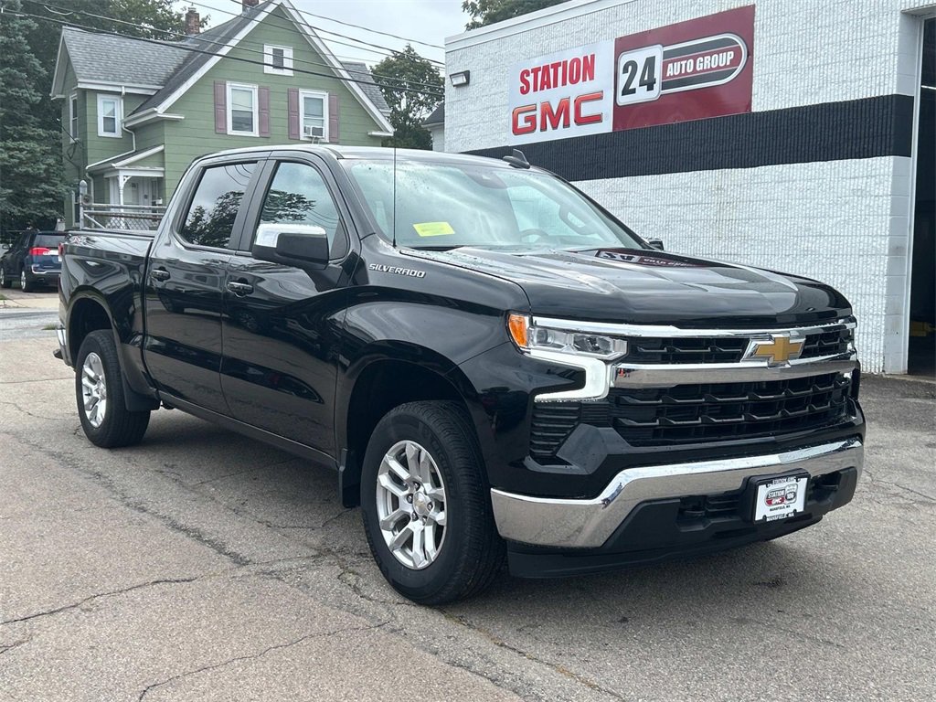 2023 Chevrolet Silverado 1500 LT photo 3
