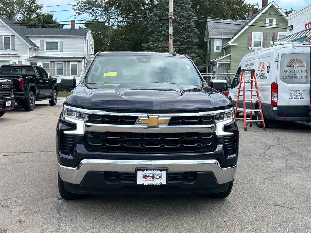 2022 Chevrolet Silverado 1500 LT photo 2