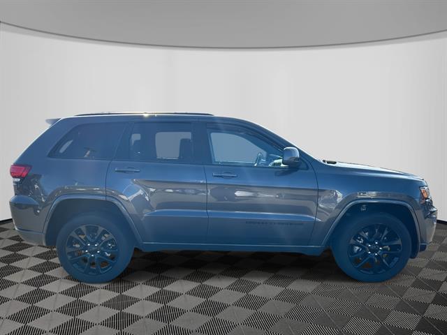 2021 Jeep Grand Cherokee Laredo X photo 4