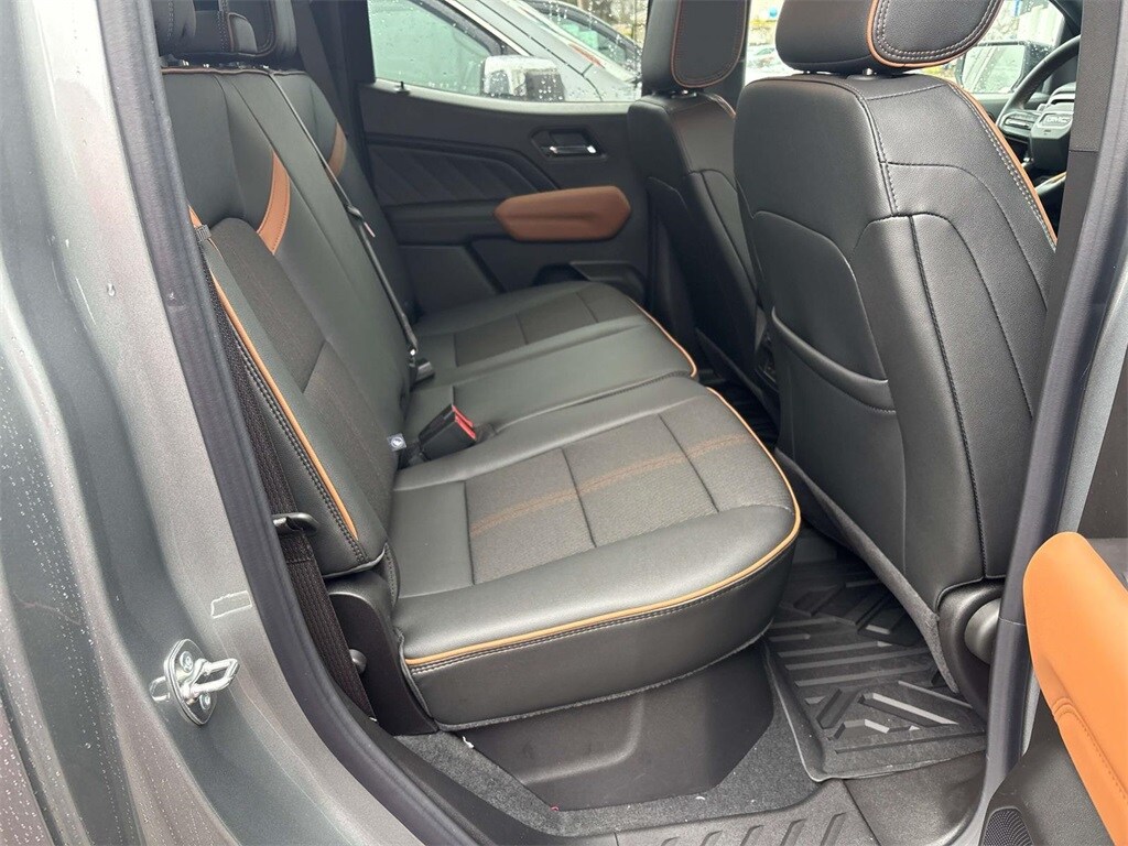 2025 Gmc Canyon AT4 photo 3