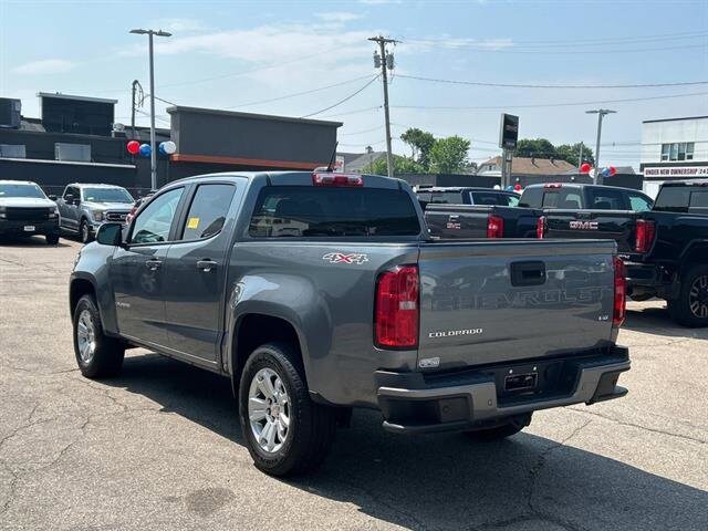 2022 Chevrolet Colorado LT photo 2