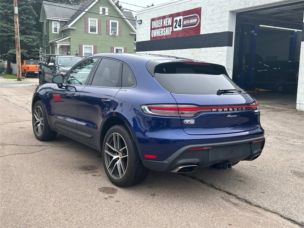 2023 Porsche Macan T photo 3