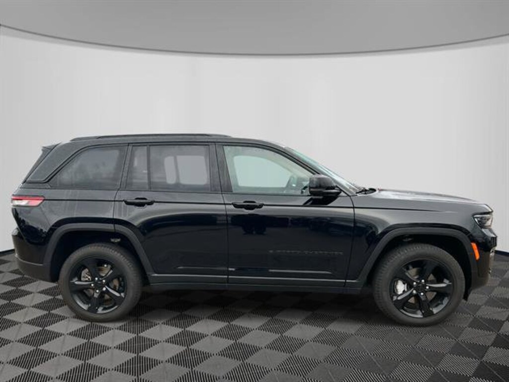Used 2025 Jeep Grand Cherokee Limited
