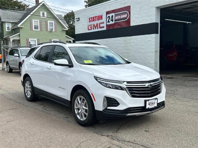 2022 Chevrolet Equinox LT photo 3