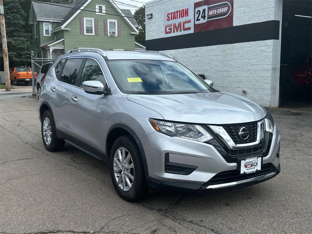 2019 Nissan Rogue SV photo 3