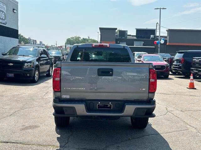2022 Chevrolet Colorado LT photo 3