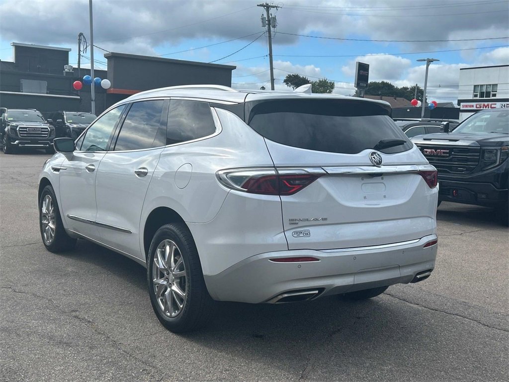 2022 Buick Enclave Premium photo 3