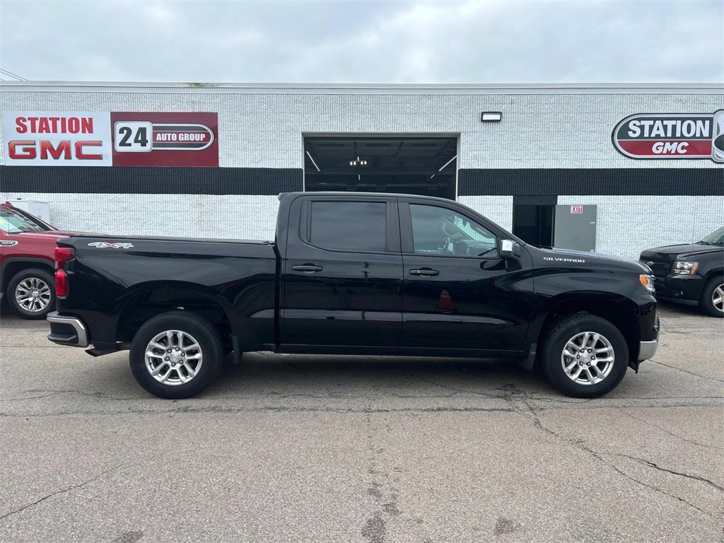2023 Chevrolet Silverado 1500 LT photo 4
