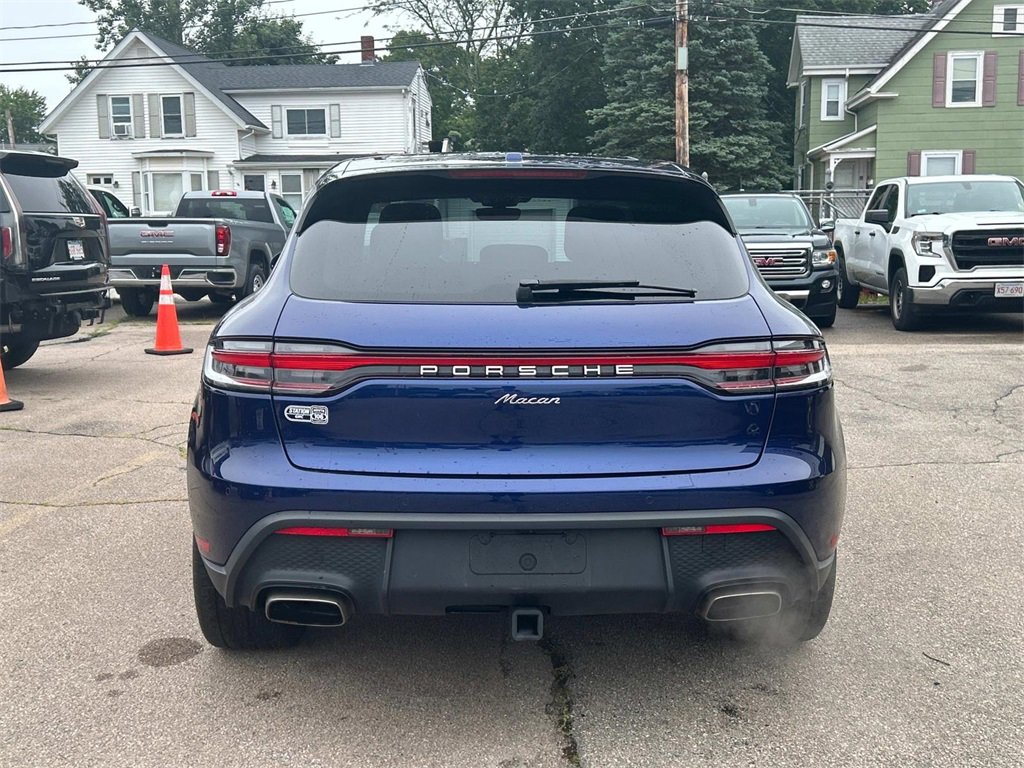 2023 Porsche Macan T photo 4