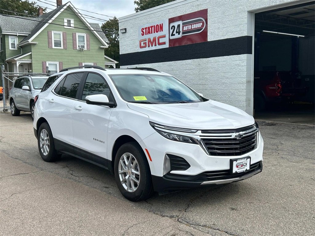 2022 Chevrolet Equinox LT photo 3
