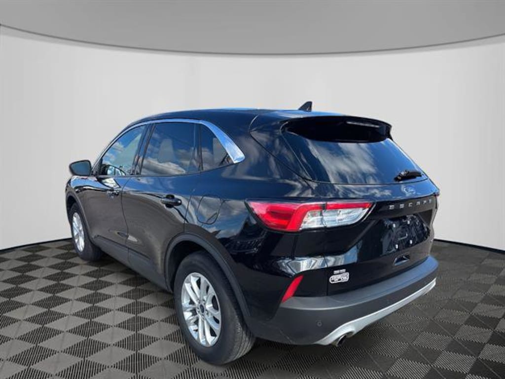 Used 2021 Ford Escape SE Hybrid