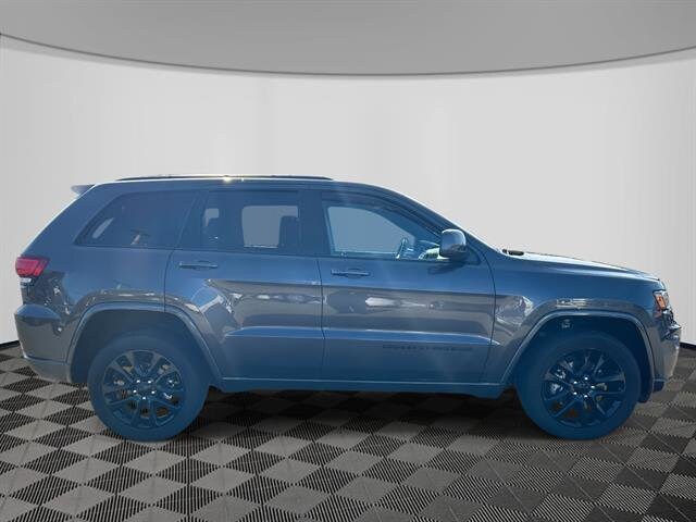 2021 Jeep Grand Cherokee Laredo X photo 4