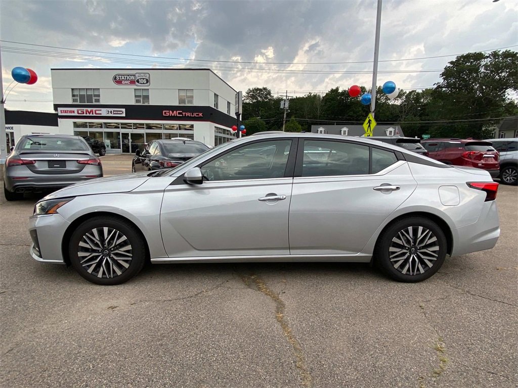 2023 Nissan Altima 2.5 SV photo 4