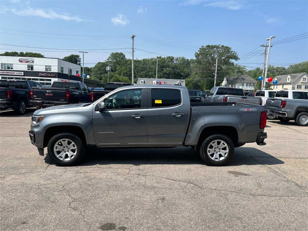 2022 Chevrolet Colorado LT photo 2