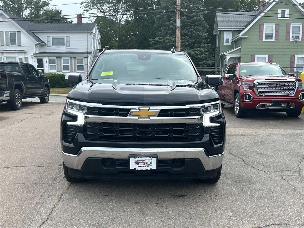 2023 Chevrolet Silverado 1500 LT photo 2
